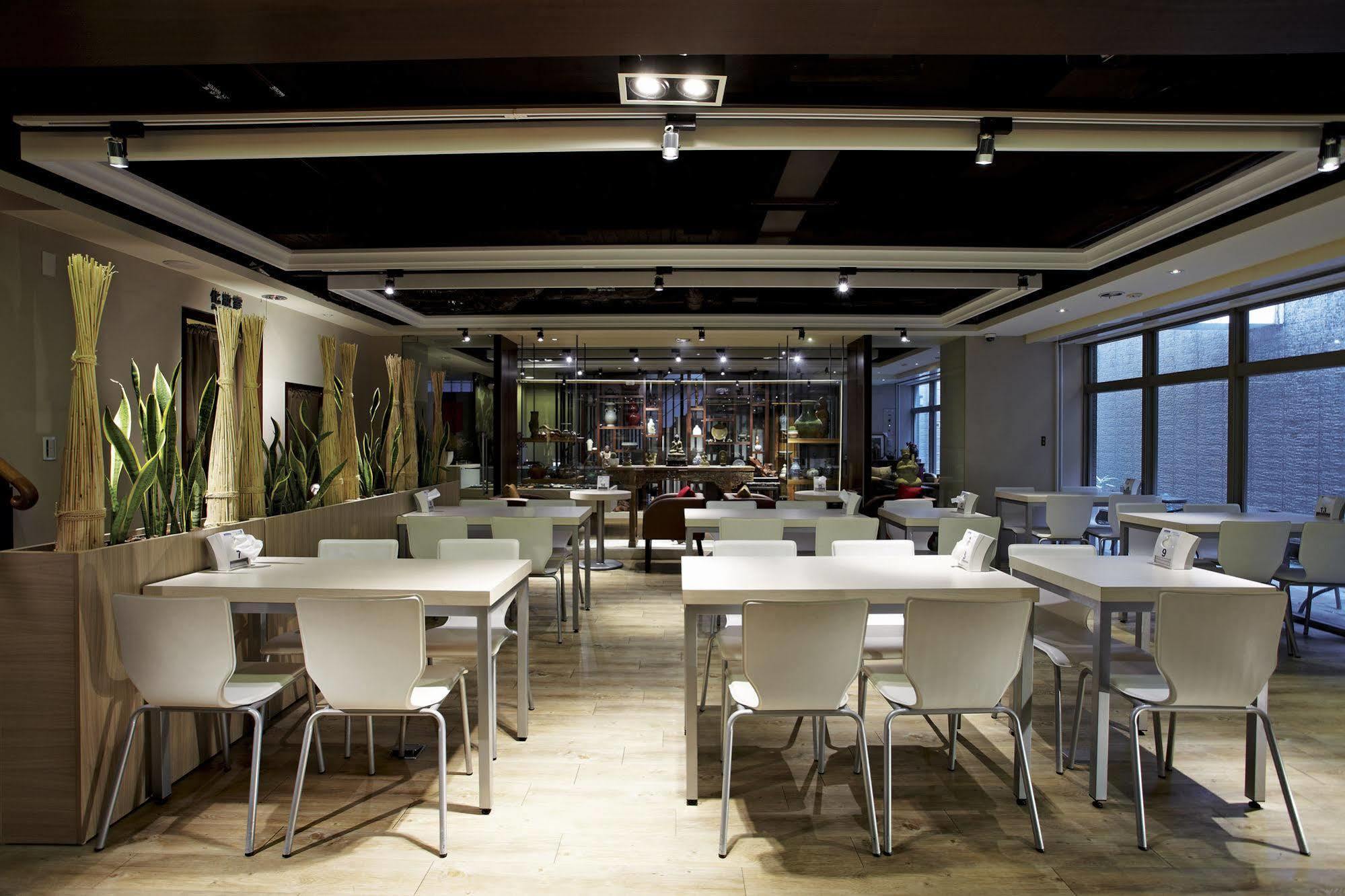 Micasa Hotel Taichung Extérieur photo