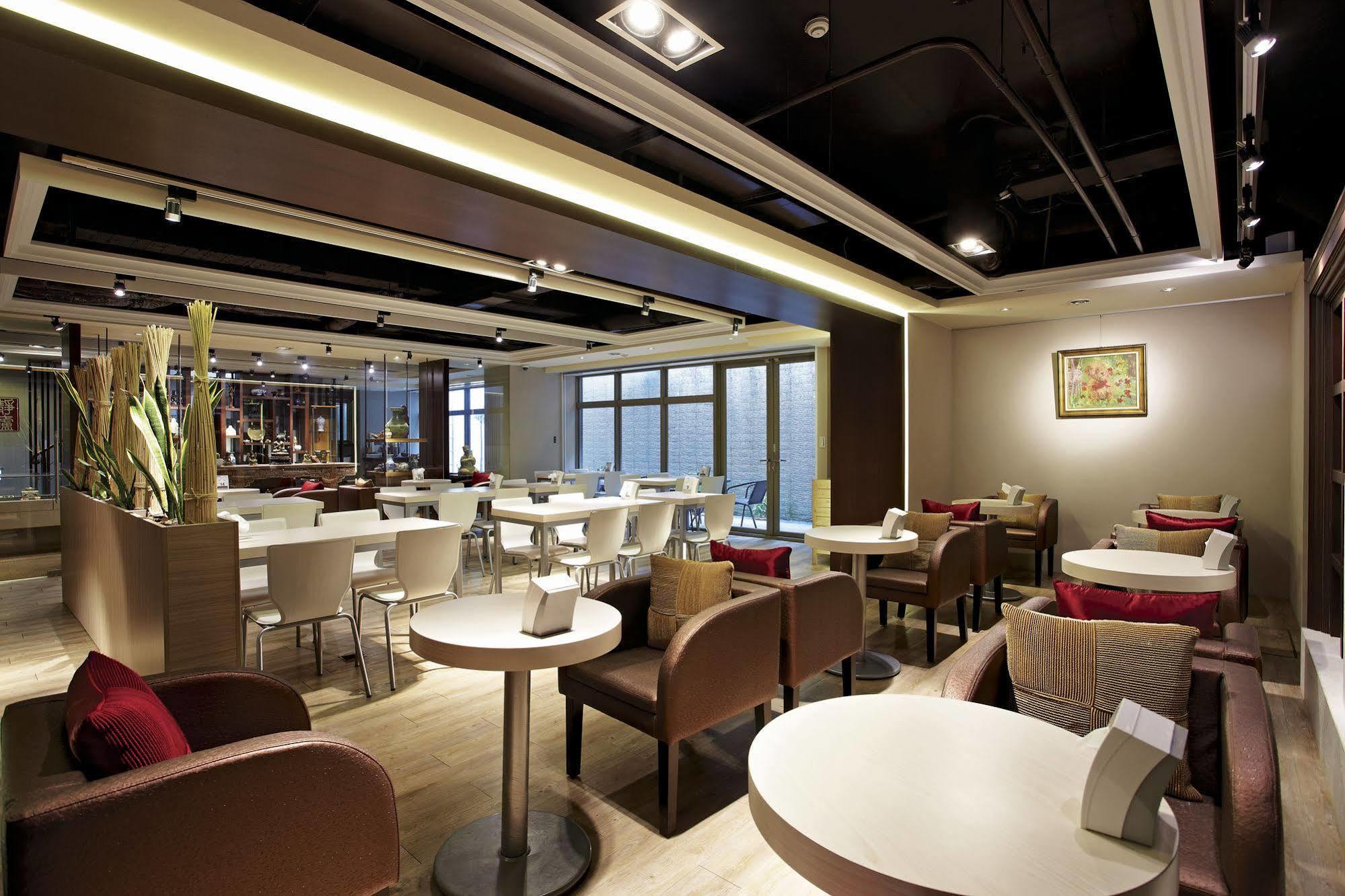 Micasa Hotel Taichung Extérieur photo