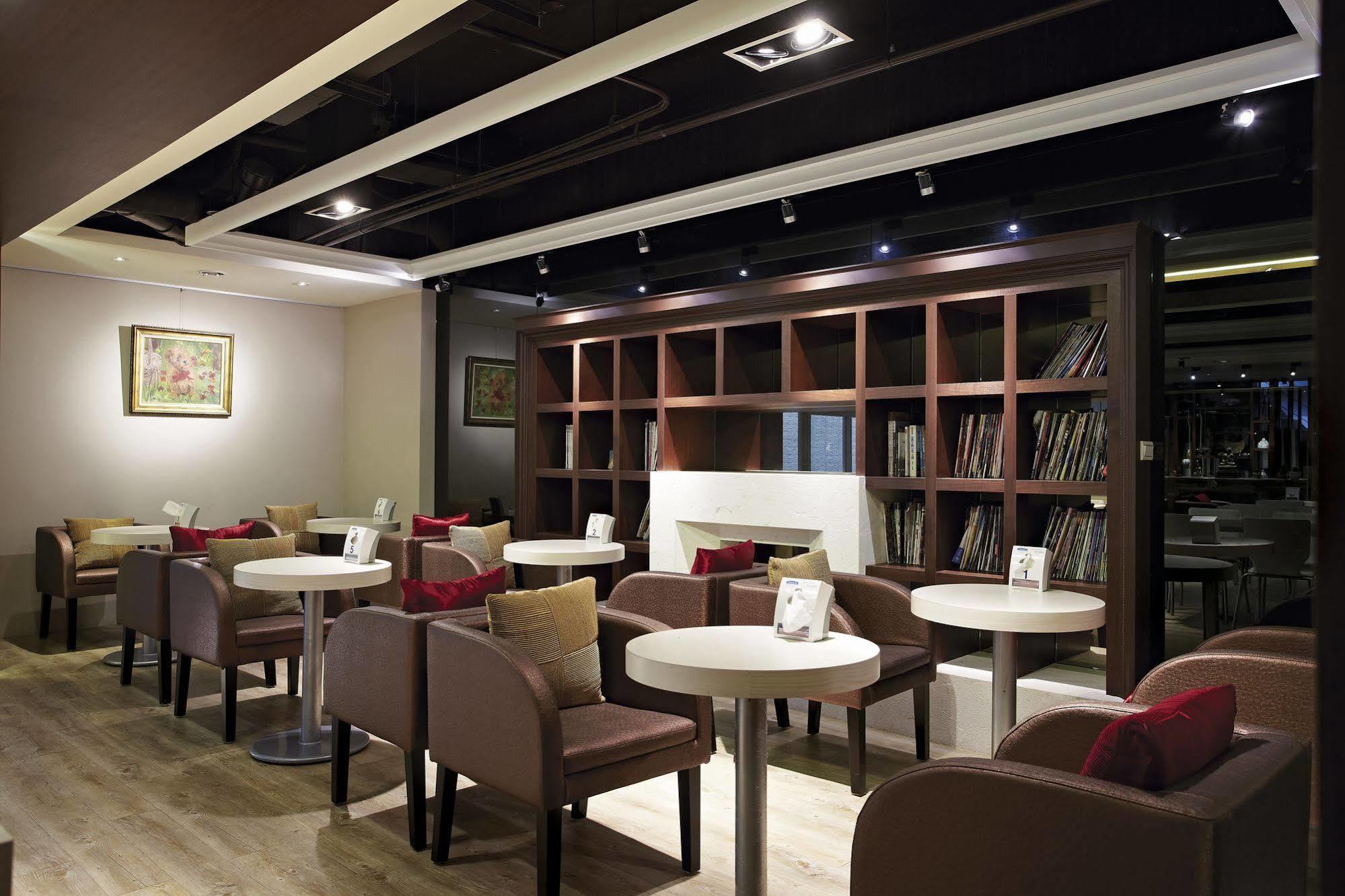 Micasa Hotel Taichung Extérieur photo