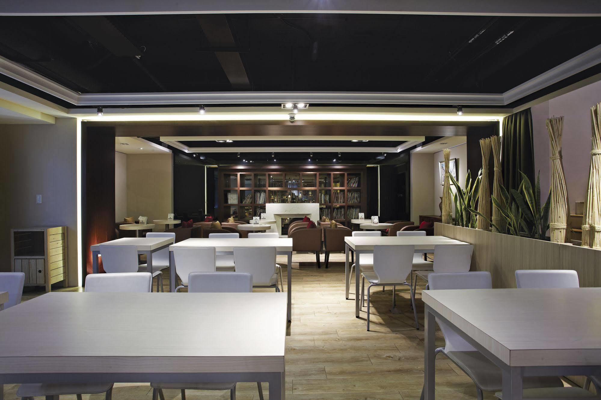 Micasa Hotel Taichung Extérieur photo