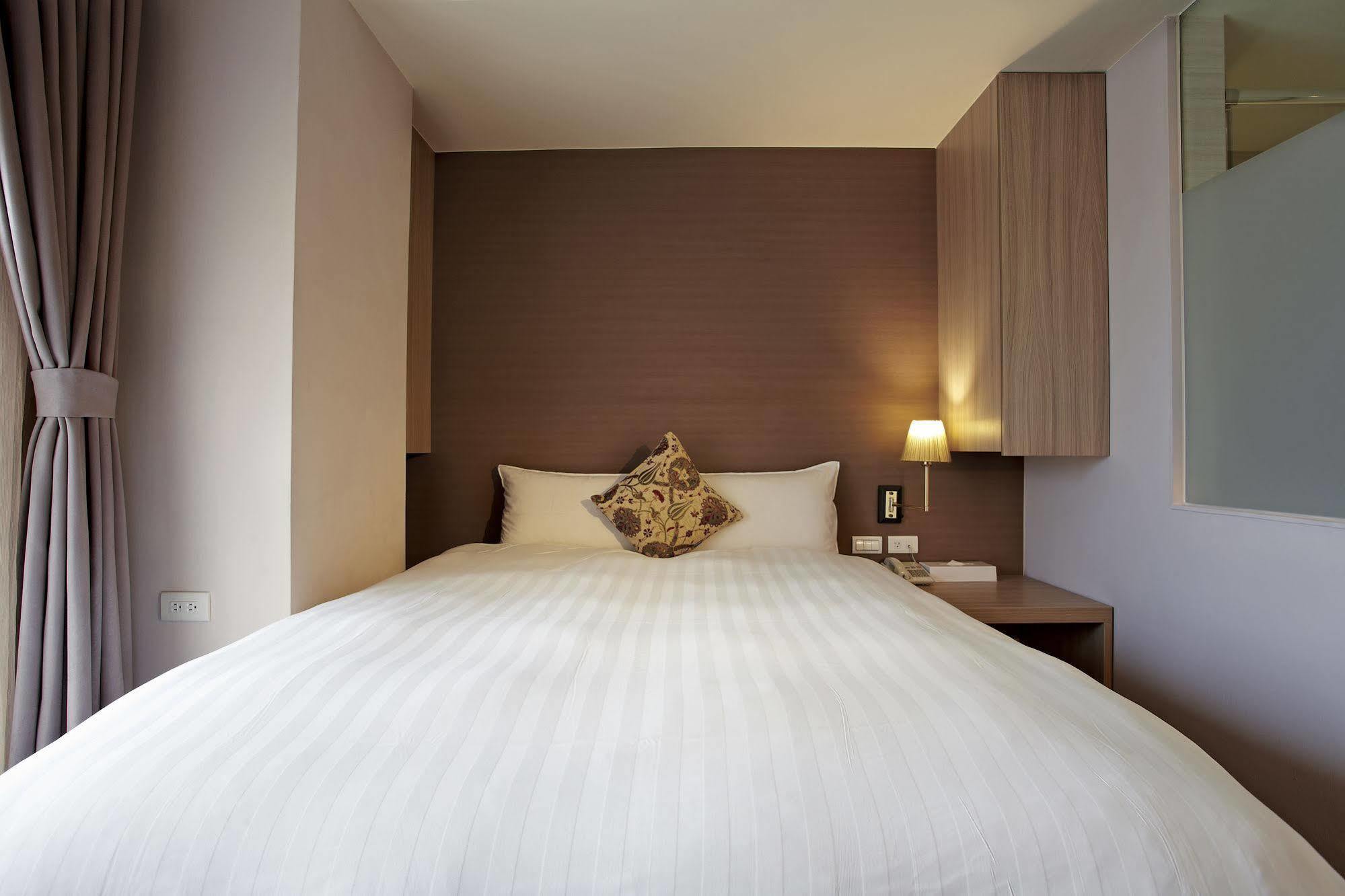 Micasa Hotel Taichung Extérieur photo