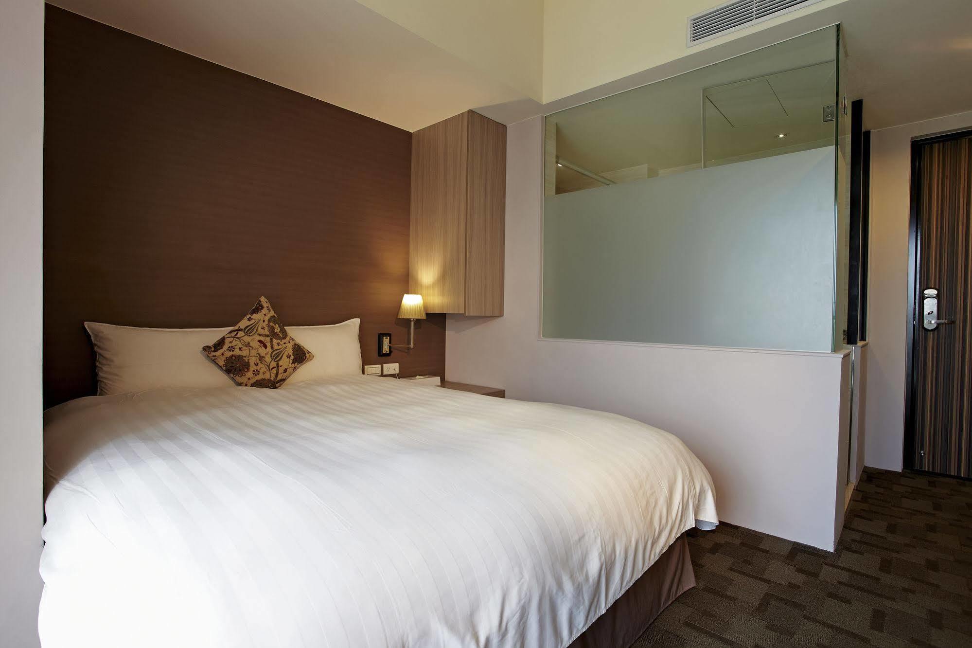 Micasa Hotel Taichung Extérieur photo